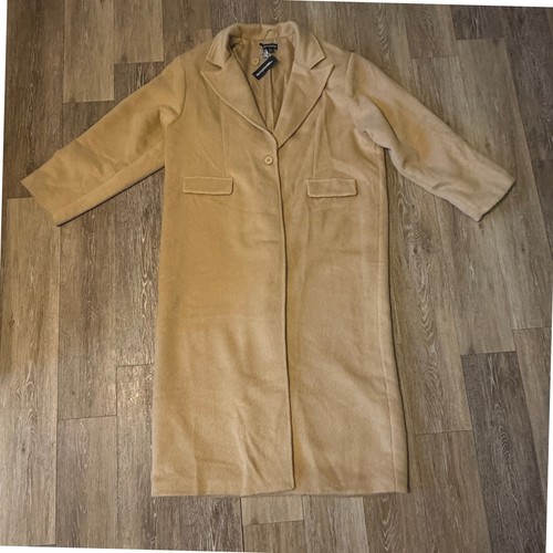 Nwt pretty little thing - nwt,